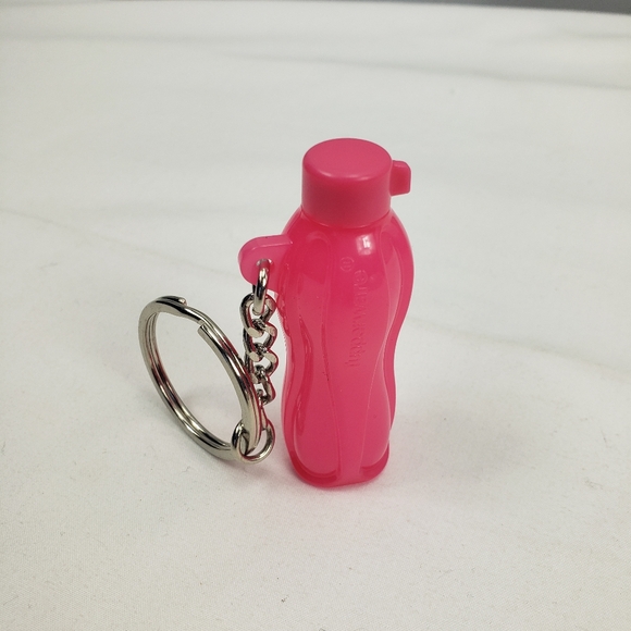 Tupperware Accessories - TUPPERWARE Vintage Keychain - Pink Eco Water Bottle NEW